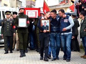 Giresun Şehidini Son Yolculuğuna Uğurladı
