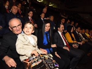 Judocuların Madalyalarını Karaaslan Ve Yılmaz Birlikte Verdi