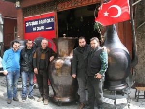 Trabzonlu Bakır Ustası Bu Kez Dünyanın En Büyük Yoğurt Bakracını Yaptı