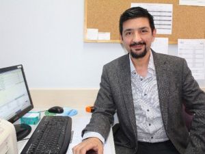 Uzun Süre Telefonla İlgilenmek Boyun Düzleşmesini Tetikliyor