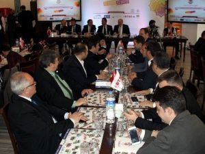 Tarihi Çarşıdan Alışveriş Yap, Otomobili Kazan