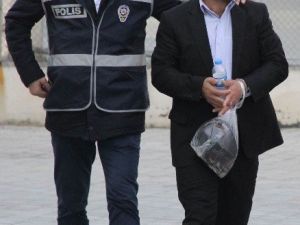 Polisin Tuvalette Unuttuğu Silahı Alana Adli Kontrol