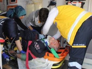 Otomobilin Çarptığı Yaya Ölümden Döndü