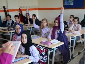 Bu Uygulama Öğrencileri Üzüp, Velileri Sevindiriyor