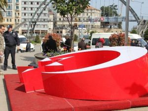 Giresun’da Ay Yıldız Büstüne Çirkin Saldırı