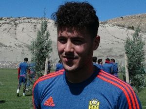 Alima Yeni Malatyaspor’un Genç Futbolcusu Serhat Forma Bekliyor