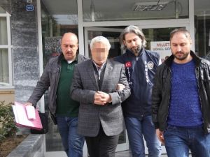 Kavgada Aracına Zarar Vereni Bıçakladı