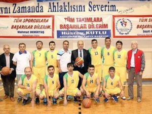 İşitme Engelliler Basketbol Takımı Şampiyonluğa Koşuyor