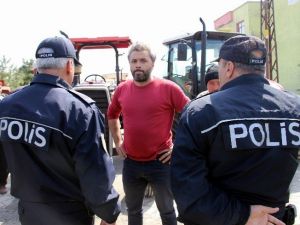 Traktörlerle Valiliğe Giden Köylülere Polis Engeli