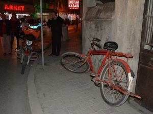 Motosikletle Bisiklet Çarpıştı: 1 Yaralı