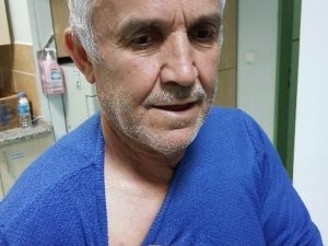 Vücuduna Tutunan Keneyi Çıkarıp Hastaneye Başvurdu