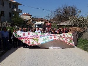 Köylü Kadınlardan Bayıltan Yol Kapatma Eylemi