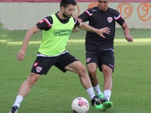 Adanaspor Maç Saatini Bekliyor