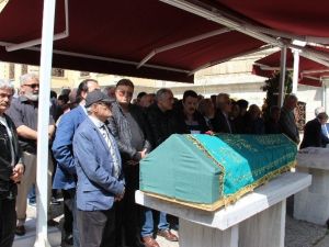 Ünlü Yönetmen Ülkü Erakalın Son Yolculuğuna Uğurlandı
