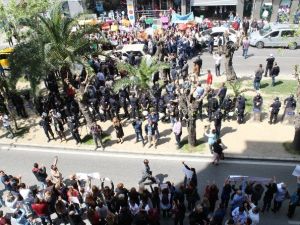 Chp Ve Ak Parti’lilerden Karşılıklı Protesto