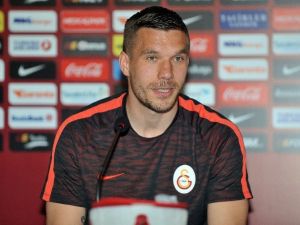 Lukas Podolskı: "Şampiyonluk Yarışında Beşiktaş Avantajlı"