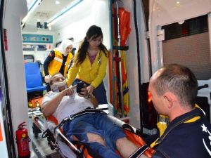 Sigara İçmek İçin Çıktıkları Balkon Çöktü