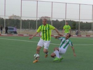 Eski Futbolcular Suriye Sınırında Maç Yaptı