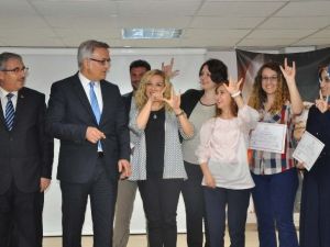 İşaret Dilini Öğrenerek İnegöl’ün İlkleri Oldular