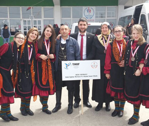 Rize Halk Eğitim Merkezi Halk Oyunları Ekibi, Türkiye Finallerine Katılmaya Hak Kazandı