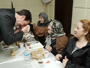 Başkan Tok, Şehit Aileleri Ve Gazilerle Buluştu
