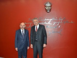 Müezzinoğlu: “Dört Yıl İçinde 95 Bin Yatak Kapasiteli Fiziki Mekanların Dönüşümü Yapılacak”