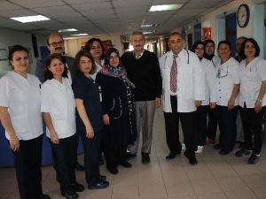 Ameliyat Olan Hastadan, Hastane Personeline Teşekkür Ziyareti
