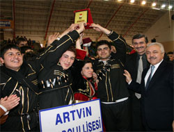 Halk Oyunlarında Birinciler Belli Oldu