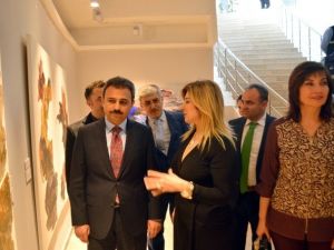 Ödüllü Ressam Çorumlu Sanatseverlerle Buluştu