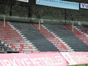 Gaziantepspor - Sivasspor Maçında Tribünler Boş Kaldı