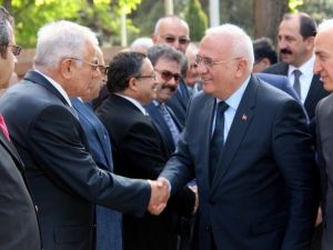 Bakan Elitaş: “Milletvekilliği Yerine Teröristlik Yapmalarını Sindiremiyorum”