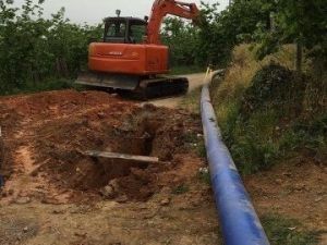 Akçakoca’da Su Boruları Yenileniyor, Depolar Temizleniyor