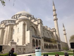 Başbakan Davutoğlu: “Mimar Sinan’ın Mübarek Kafatasının Bulunması İçin Adım Atacağız”