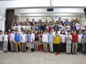 İlkokul Öğrencilerine Müzik Dersi