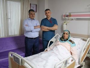 Karnındaki Şekil Bozukluğundan Bir Günde Kurtuldu