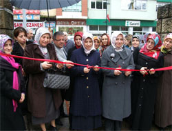 Ak Kadınlardan Muhtaç Çocuklar Yararına Kermes