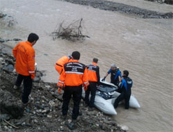 Artvin'de derede ceset bulundu