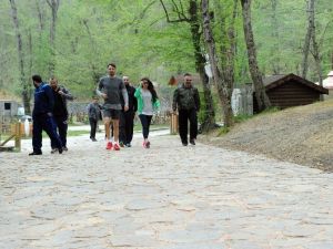 Cem Yılmaz, Ahu’lardan Vazgeçemiyor