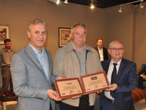 Modef’e Katılan Firmalara Plaket