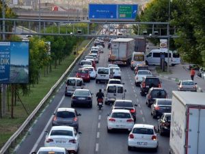 Kayıtlı Araç Sayısı 740 Bini Geçen Bursa’da 3 Kişiden Birinin Arabası Var
