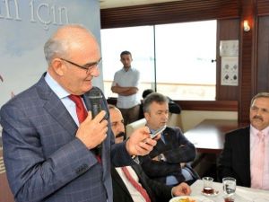 Başkan Yılmaz’ı Duygulandıran Düğün Daveti