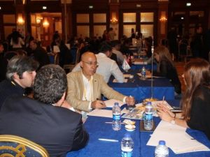 İran Turizm Zirvesinde İkili Görüşmeler Başladı
