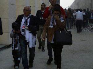 Beşiktaş Maçı Öncesi Biber Gazı Ve Toma İle Müdahale
