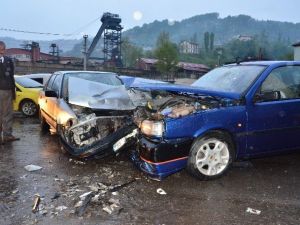 Zonguldak’ta Trafik Kazası: 4 Yaralı