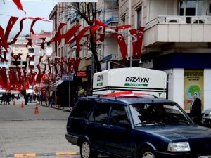Giresun’un Espiye İlçesi Bayraklarla Donatıldı, Şehidini Bekliyor