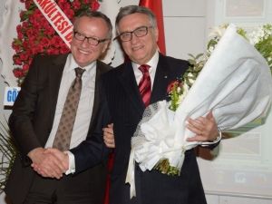 Esogü, Prof. Dr. Hikmet Hassa’yı Törenle Emekliliğe Uğurladı