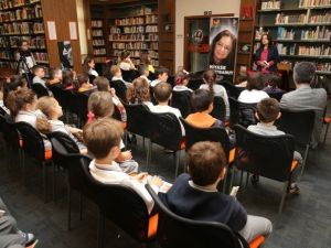 Serbarut: “Yazmak Bütün Ağrılara İyi Gelir“