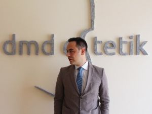 Op. Dr. Demirel: "Jinekomasti Ameliyatı İle Meme Büyümesi Erkeklerde Kabus Olmaktan Çıkıyor"