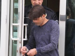 Ev Sahibini Tehdit Edip Tüfekle Ateş Açınca Tutuklandı