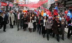 Akp'den Seçim yürüyüşü
